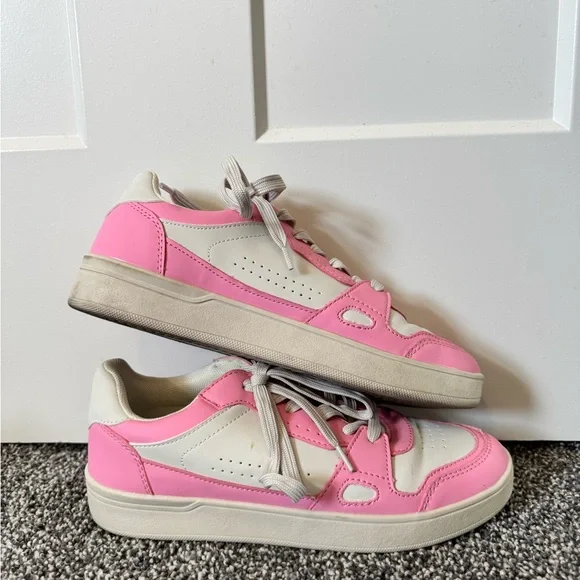 Forever 21 Pink & White Women's Low-Top Lace-Up Sneakers - Picture 4 of 5
